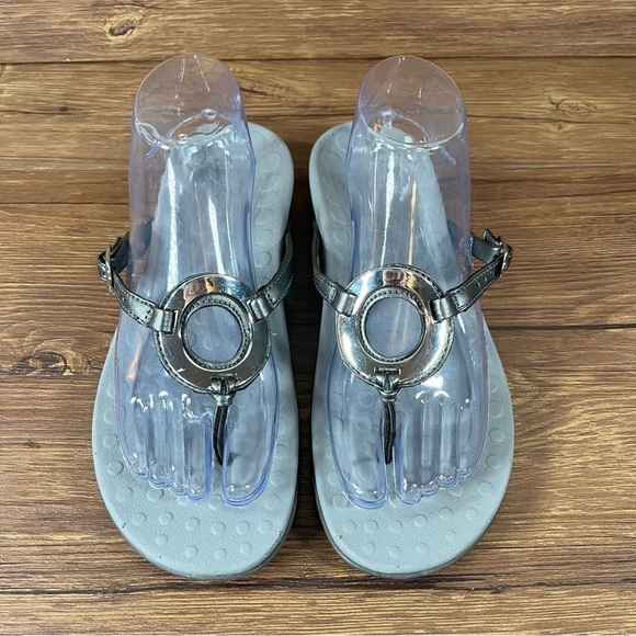 Orthaheel Yolanda Medallion Silver Flip Flops Sandals Women’s Size 9 Shoes - Picture 3 of 10